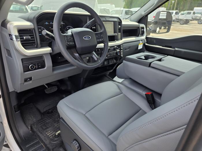 2026 Ford F-550-15