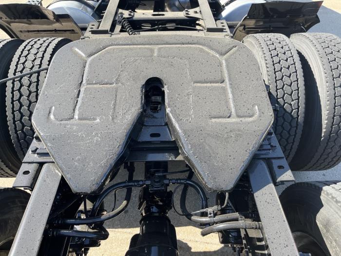 2022 International LT625-4