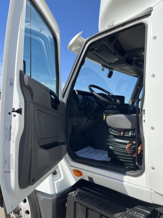 2022 International LT625-9