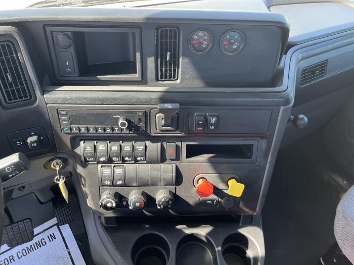 2022 International LT625-13