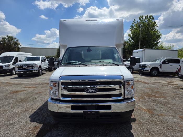 2027 Ford E-450-2