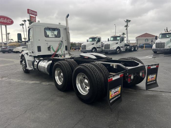 2023 Peterbilt 567-6