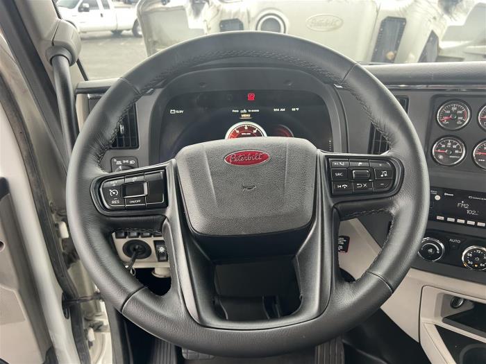 2023 Peterbilt 567-19