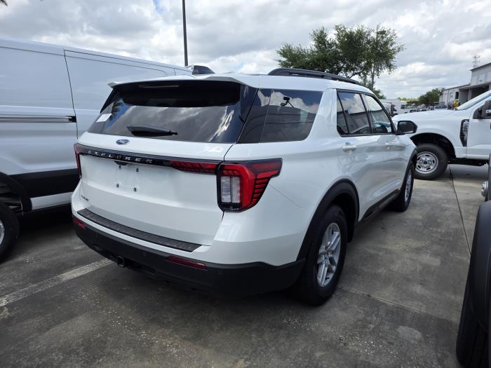2026 Ford Explorer-4
