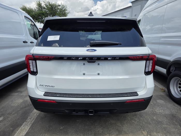 2026 Ford Explorer-5