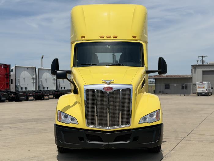 2022 Peterbilt 579-2