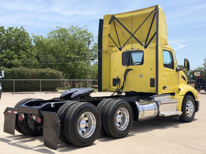 2022 Peterbilt 579-5