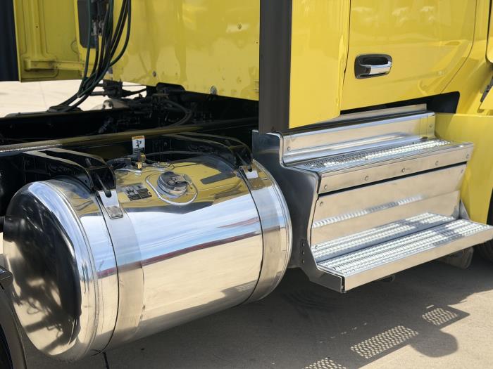 2022 Peterbilt 579-13
