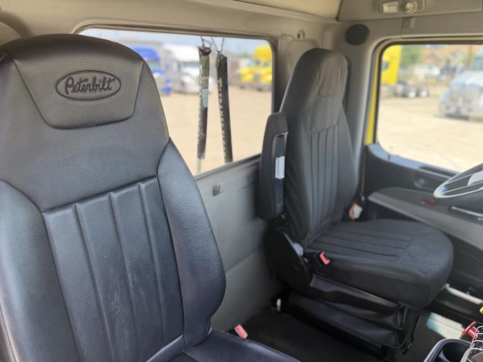 2022 Peterbilt 579-25