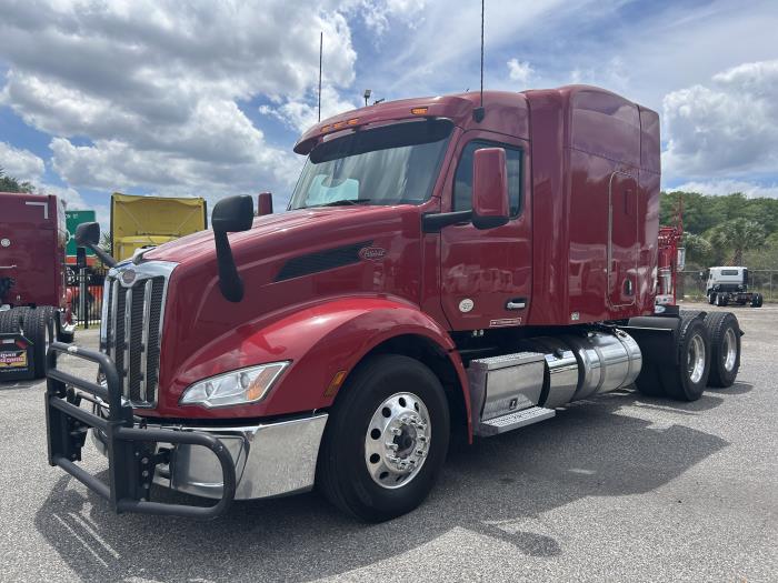 2022 Peterbilt 579-0