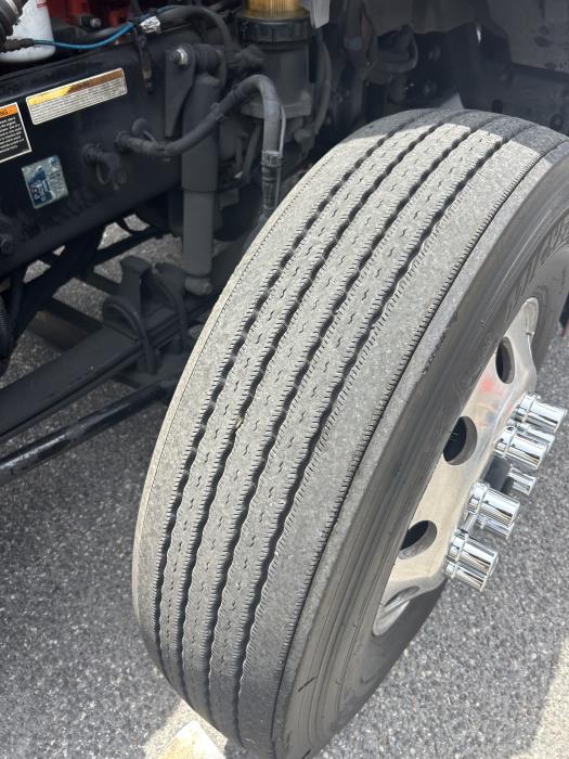 2022 Peterbilt 579-8