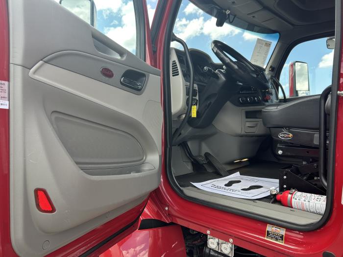 2022 Peterbilt 579-16