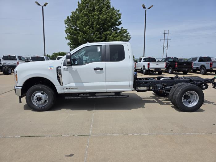 2025 Ford F-350-2