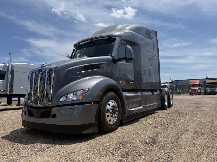 2027 Peterbilt 579-2