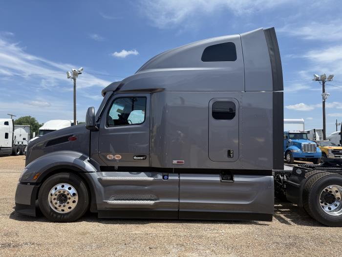 2027 Peterbilt 579-5