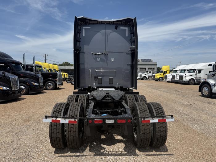 2027 Peterbilt 579-7