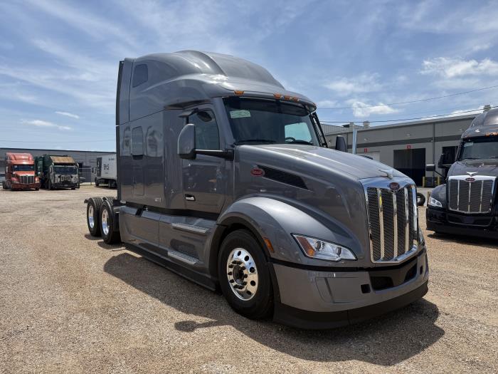 2027 Peterbilt 579-11