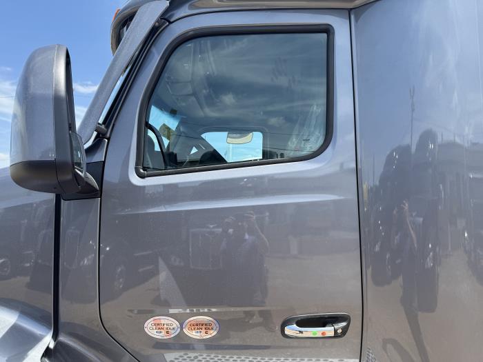 2027 Peterbilt 579-13