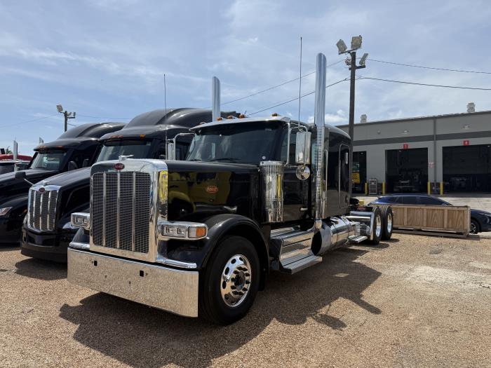 2027 Peterbilt 589-1