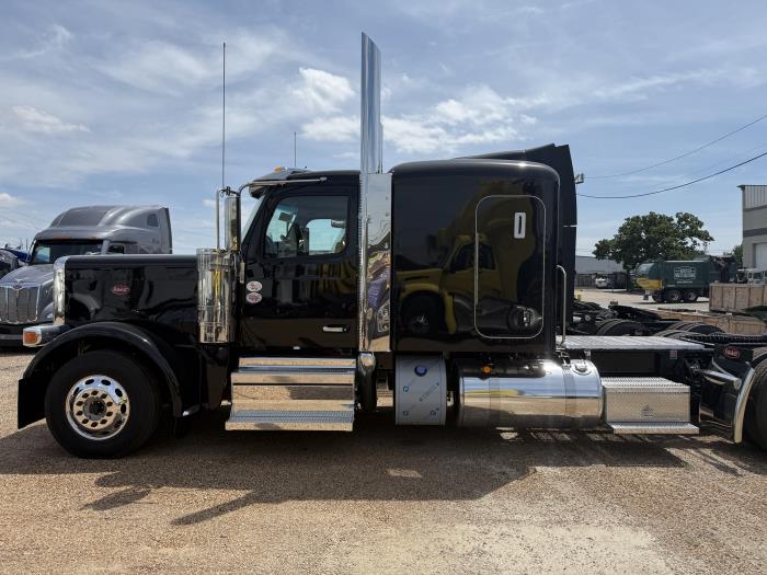 2027 Peterbilt 589-5