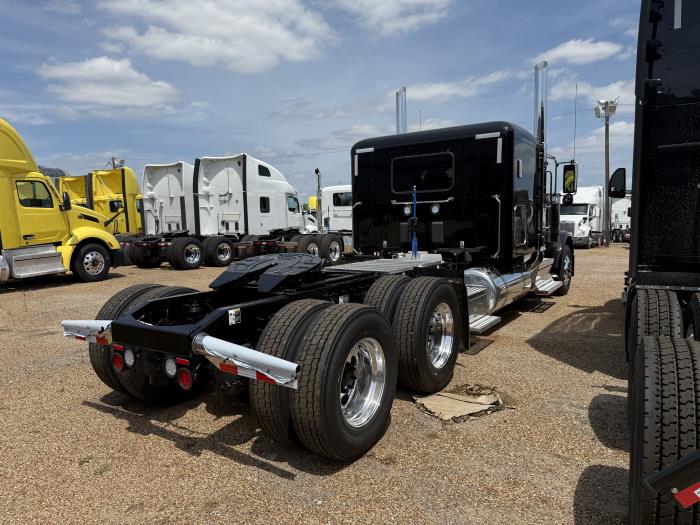 2027 Peterbilt 589-8