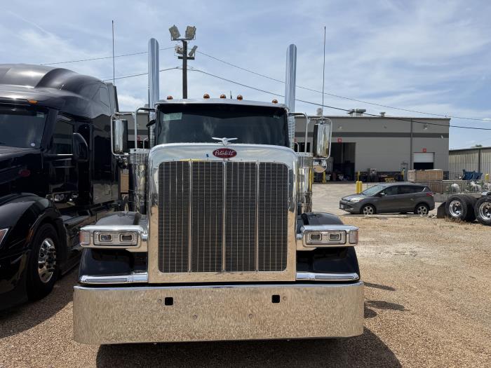 2027 Peterbilt 589-10