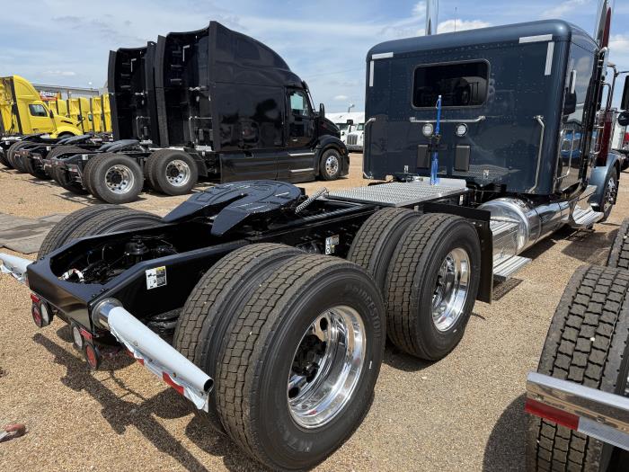 2027 Peterbilt 589-8