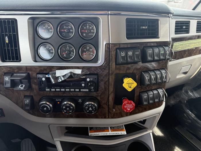 2027 Peterbilt 589-20