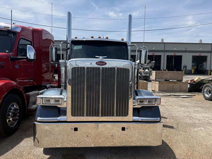 2027 Peterbilt 589-10