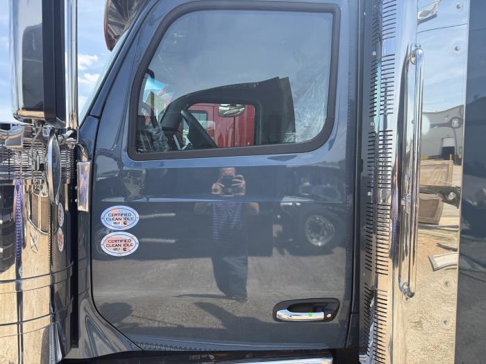 2027 Peterbilt 589-11