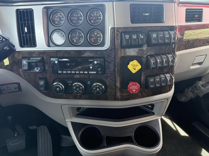 2027 Peterbilt 589-20