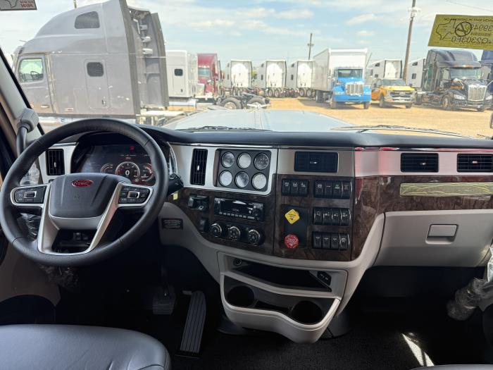 2027 Peterbilt 589-26