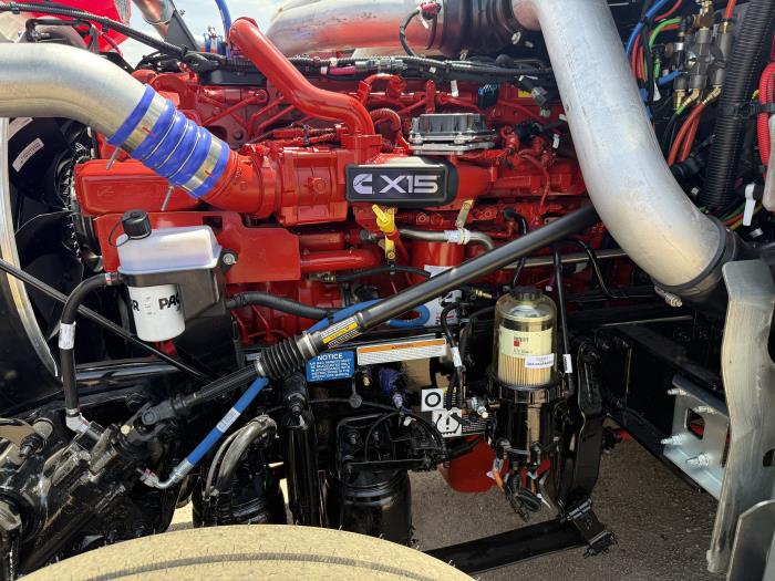 2027 Peterbilt 589-28