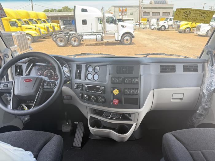 2027 Peterbilt 579-27