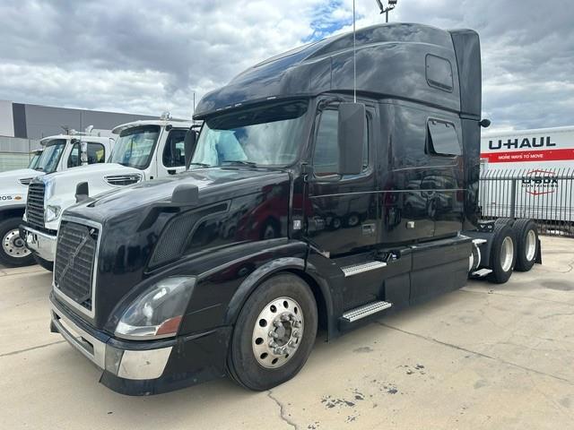 2015 Volvo VNL780-0