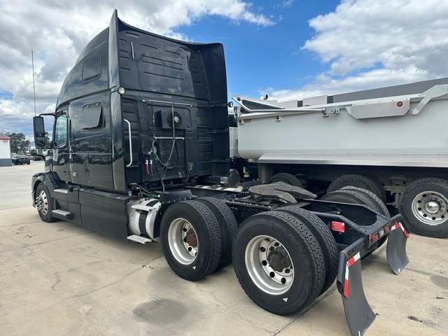 2015 Volvo VNL780-3