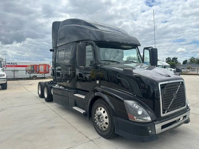 2015 Volvo VNL780-14