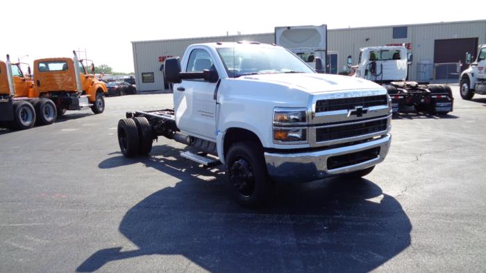 2024 Chevrolet Silverado-2