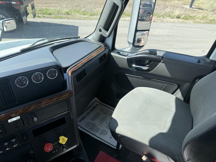 2021 International LT625-14