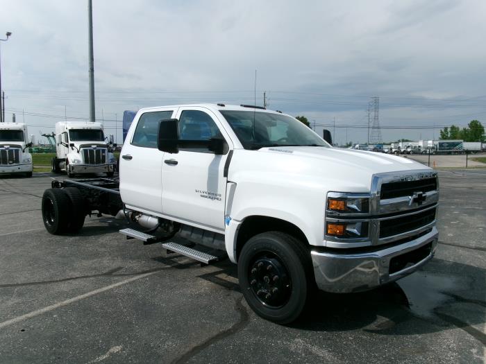 2024 Chevrolet Silverado-2