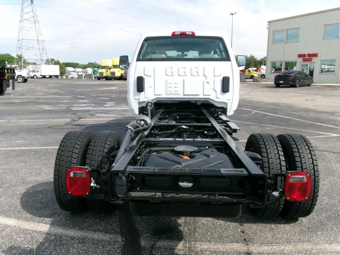 2024 Chevrolet Silverado-3