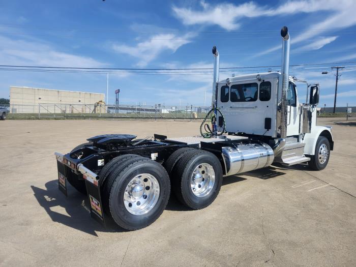 2027 Peterbilt 589-6