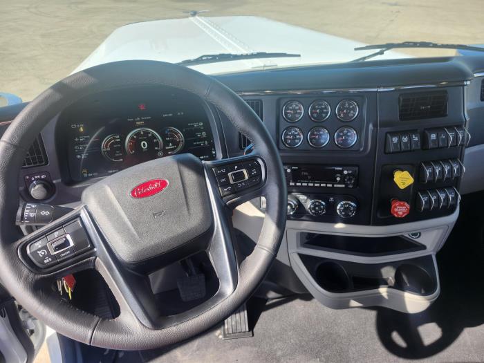 2027 Peterbilt 589-10