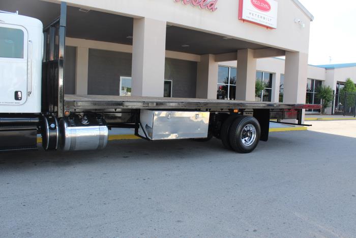 2020 Peterbilt 337-3