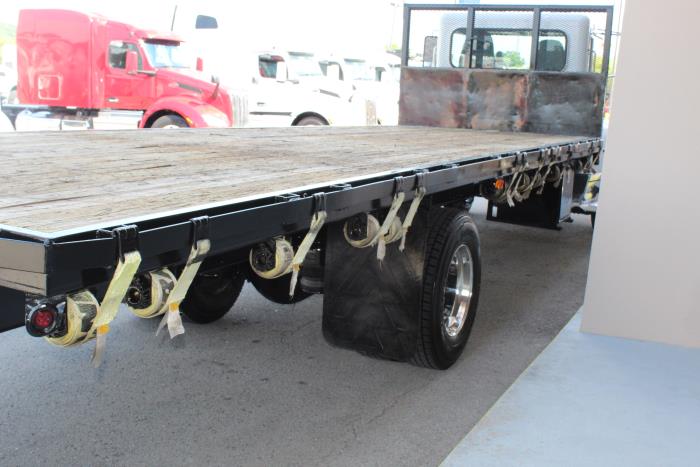 2020 Peterbilt 337-6