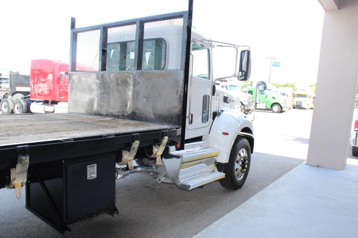 2020 Peterbilt 337-8