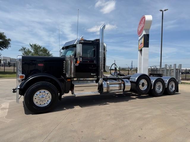 2027 Peterbilt 589-2