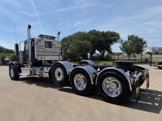 2027 Peterbilt 589-4