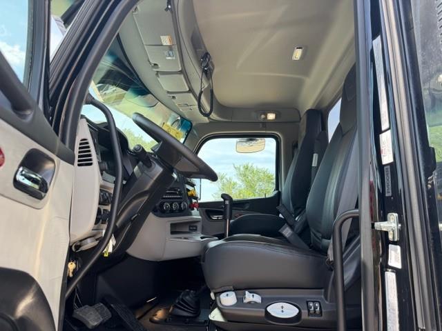 2027 Peterbilt 589-27