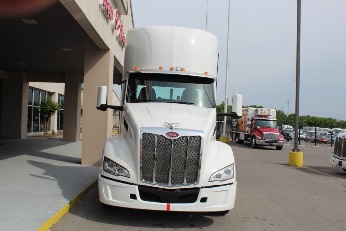 2022 Peterbilt 579-1